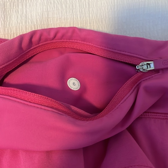 Lululemon Sonic Speed Up Mid-Rise Lined Short 4" size:6 - Picture 3 of 5